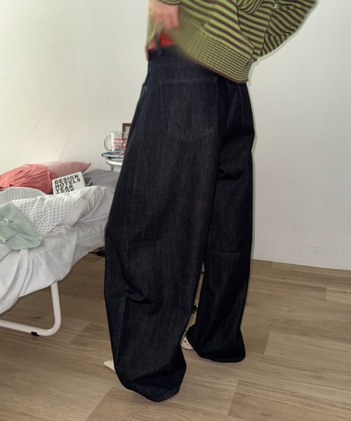 SHAGGIE（シャギー）の「ロゴストーンオーバーデニムパンツ（デニムパンツ・レディース・ブラック・LARGE/MEDIUM/SMALL）」の11枚目の写真