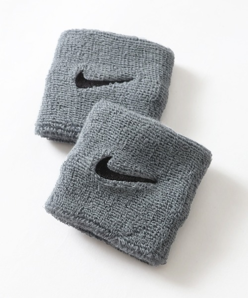 NIKE(ナイキ)の「【NIKE/ナイキ】ナイキ スウッシュ クラシック リストバンド 2P(バングル/リストバンド・メンズ・ブラック/グレー/ブルー/ブルー系その他/ネイビー/ホワイト/レッド・FREE)」の8枚目の写真