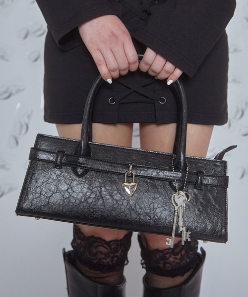 Heart Tattoo(ハートタトゥー)の「lock key 2way bag / ロックキー2way bag(ハンドバッグ・レディース・シルバー/ホワイト/ブラック・FREE)」の1枚目の写真