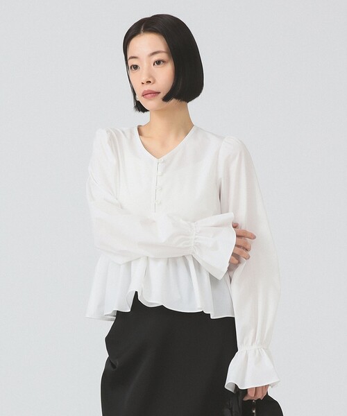 Ray BEAMS(レイビームス)の「ギャザー ペプラム Vネック ブラウス(シャツ/ブラウス・レディース・ホワイト/ブラック/ブルー・ONE SIZE)」の2枚目の写真