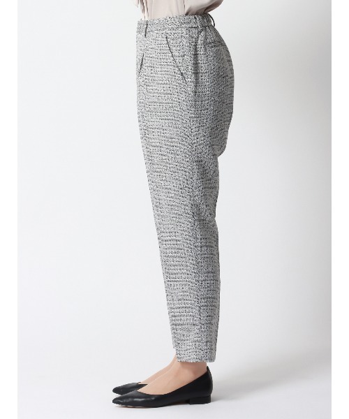 SUIT SQUARE（スーツスクエア）の「タックテーパードパンツ ハンドウォッシュ ツイード 織柄（スラックス・レディース・ネイビー/ホワイト・36(7号)/38(9号)/40(11号)）」の9枚目の写真