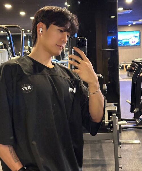 PHERMENON(フェルメノン)の「オーバーサイズラグビージャージショートスリーブ - ライトグレー(Tシャツ/カットソー・メンズ・ライトグレー・1/2/3)」の9枚目の写真