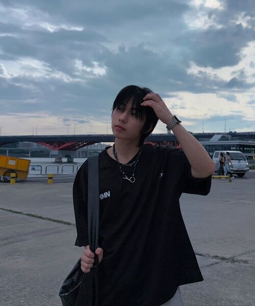 PHERMENON(フェルメノン)の「オーバーサイズラグビージャージショートスリーブ - ライトグレー(Tシャツ/カットソー・メンズ・ライトグレー・1/2/3)」の3枚目の写真