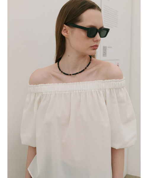 320SHOWROOM(320ショールーム)の「Off-Shoulder Shirred Blouse White(シャツ/ブラウス・レディース・その他・ONE SIZE)」の2枚目の写真