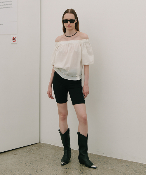320SHOWROOM(320ショールーム)の「Off-Shoulder Shirred Blouse White(シャツ/ブラウス・レディース・その他・ONE SIZE)」の3枚目の写真