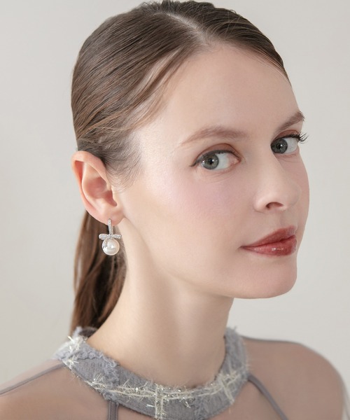 Leja（レジャ）の「【LEJA】ビジューリボンパールピアス結婚式 パーティー 成人式 二次会 同窓会 お呼ばれ オケージョン 20代 30代（ピアス（両耳用）・レディース・シルバー・FREE）」の6枚目の写真