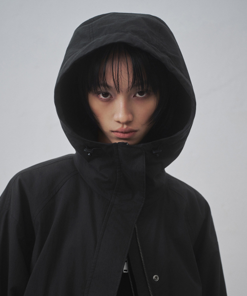 MUSINSA STANDARD WOMAN（ムシンサスタンダードウーマン）の「ウィメンズ CN フードパーカー ボリューム ウインドブレーカー ジャケット [ブラック]（ナイロンジャケット・レディース・その他・SMALL/MEDIUM/LARGE/X-SMALL）」の5枚目の写真
