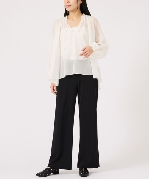 Au BANNISTER(オゥバニスター)の「スタッズ付き ソフトレザーフラットパンプス(パンプス・レディース・ブラック系その他3/アイボリー・36/35/39/38/37/40)」の3枚目の写真