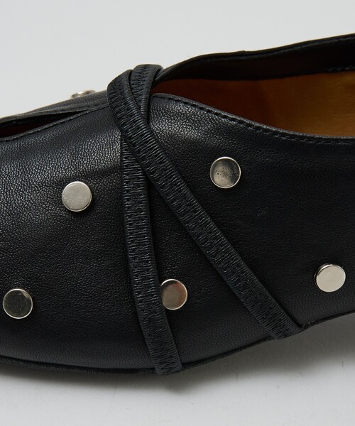 Au BANNISTER(オゥバニスター)の「スタッズ付き ソフトレザーフラットパンプス(パンプス・レディース・ブラック系その他3/アイボリー・36/35/39/38/37/40)」の10枚目の写真