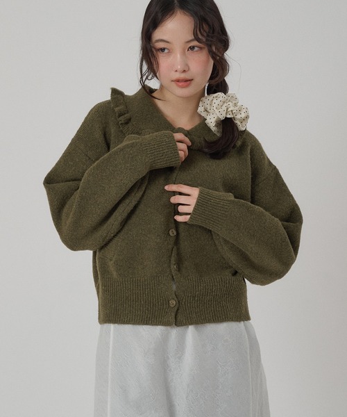 MUHET(ミュエータ)の「wave button frill knit cardigan / ウェーブボタンフリルニットカーディガン(カーディガン/ボレロ・レディース・ネイビー/チャコールグレー/カーキ・FREE)」の2枚目の写真