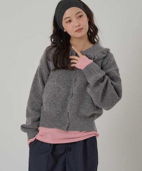 MUHET(ミュエータ)の「wave button frill knit cardigan / ウェーブボタンフリルニットカーディガン(カーディガン/ボレロ・レディース・ネイビー/チャコールグレー/カーキ・FREE)」の1枚目の写真