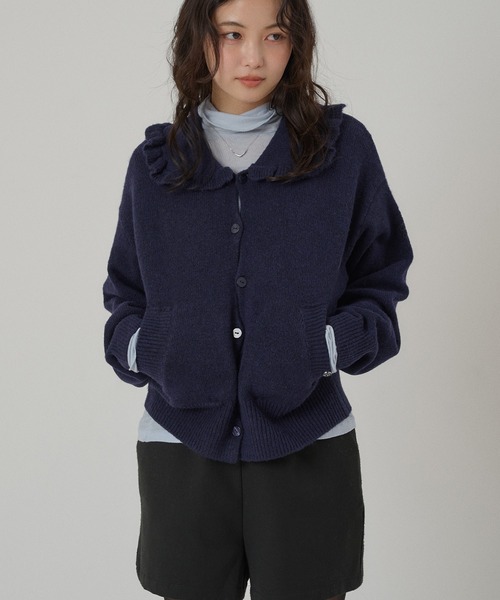 MUHET(ミュエータ)の「wave button frill knit cardigan / ウェーブボタンフリルニットカーディガン(カーディガン/ボレロ・レディース・ネイビー/チャコールグレー/カーキ・FREE)」の8枚目の写真