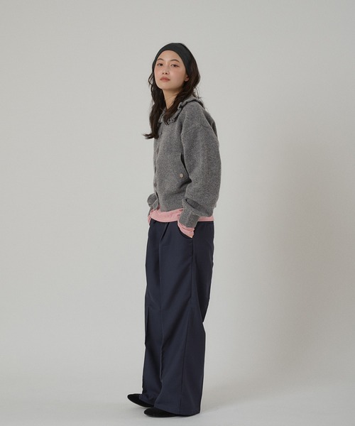 MUHET(ミュエータ)の「wave button frill knit cardigan / ウェーブボタンフリルニットカーディガン(カーディガン/ボレロ・レディース・ネイビー/チャコールグレー/カーキ・FREE)」の4枚目の写真