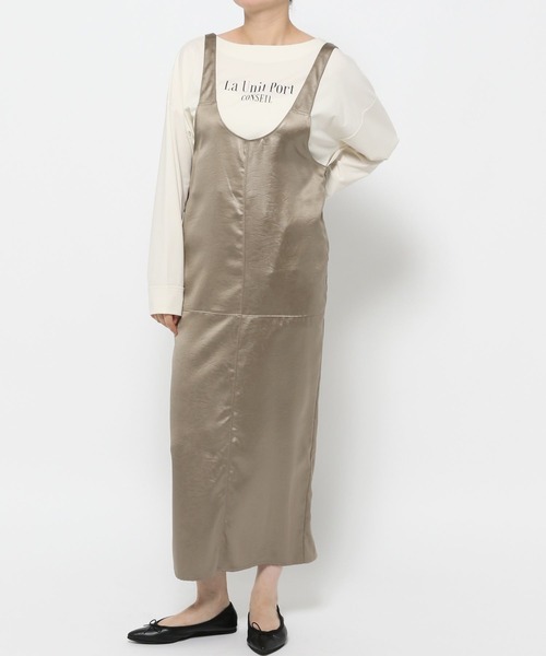 Elura（エルーラ）の「クラッシュサテンジャンスカ/137600（ジャンパースカート・レディース・カーキ/ブラック・FREE）」の2枚目の写真