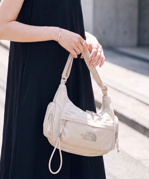 THE NORTH FACE(ザノースフェイス)の「【THE NORTH FACE/ザノースフェイス】BONNEY HOBO BAG MINI / ボニー ホボ バッグ ミニ(ショルダーバッグ・レディース・シルバーグレー/ブラック・FREE)」の9枚目の写真