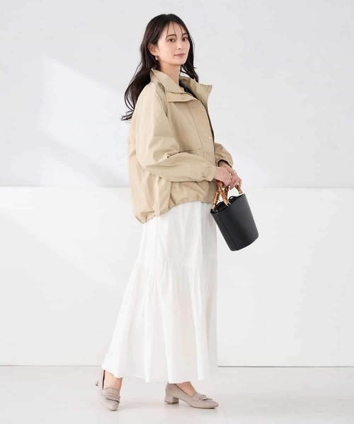 a.v.v（アーヴェヴェ）の「ナイロンワッシャーブルゾン（マウンテンパーカー・レディース・ライトグレー/ベージュ・38/40/36）」の4枚目の写真