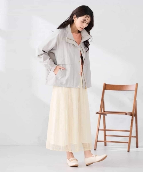 a.v.v（アーヴェヴェ）の「ナイロンワッシャーブルゾン（マウンテンパーカー・レディース・ライトグレー/ベージュ・38/40/36）」の10枚目の写真