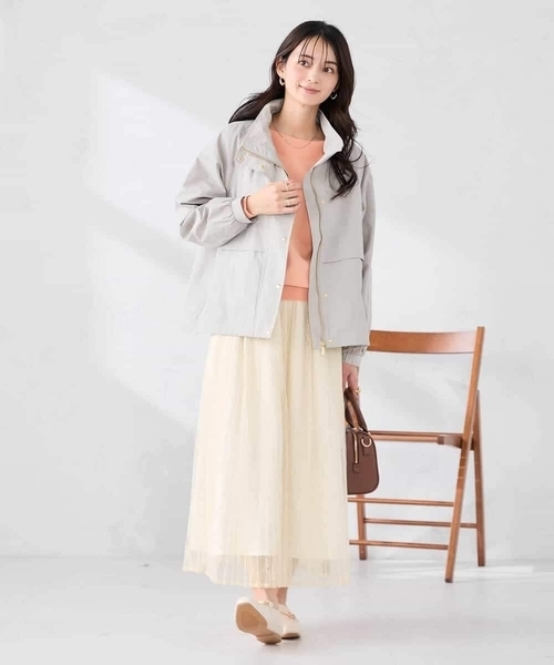 a.v.v（アーヴェヴェ）の「ナイロンワッシャーブルゾン（マウンテンパーカー・レディース・ライトグレー/ベージュ・38/40/36）」の13枚目の写真