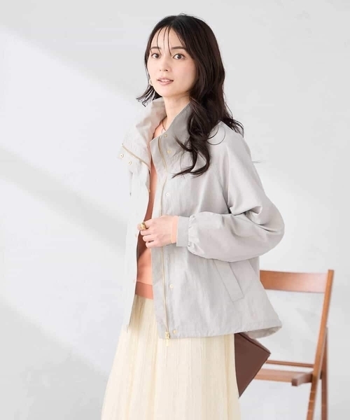 a.v.v（アーヴェヴェ）の「ナイロンワッシャーブルゾン（マウンテンパーカー・レディース・ライトグレー/ベージュ・38/40/36）」の14枚目の写真