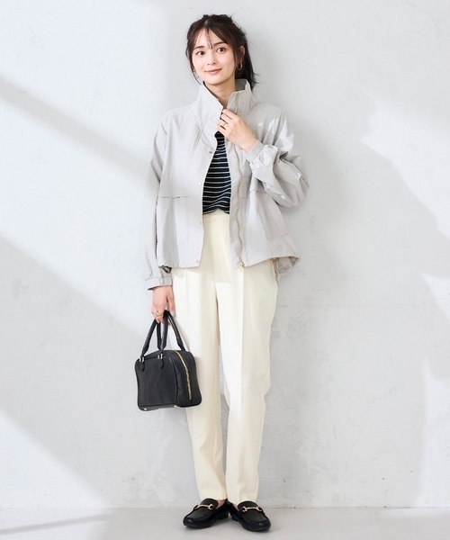 a.v.v（アーヴェヴェ）の「ナイロンワッシャーブルゾン（マウンテンパーカー・レディース・ライトグレー/ベージュ・38/40/36）」の20枚目の写真