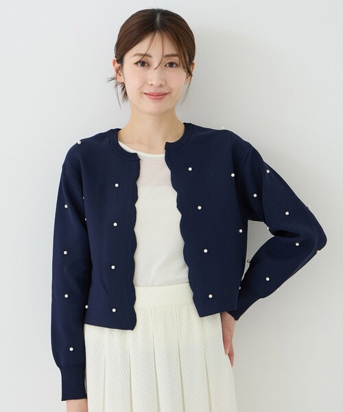 Jayro(ジャイロ)の「パール付きスカラップカーディガン(カーディガン/ボレロ・レディース・ホワイト系その他2/ネイビー/イエロー・M)」の2枚目の写真
