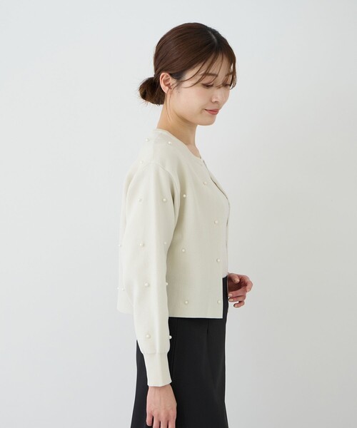 Jayro(ジャイロ)の「パール付きスカラップカーディガン(カーディガン/ボレロ・レディース・ホワイト系その他2/ネイビー/イエロー・M)」の17枚目の写真