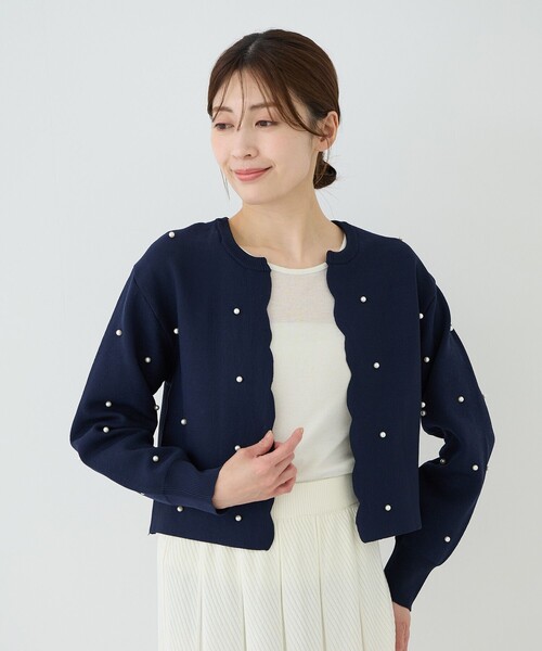 Jayro(ジャイロ)の「パール付きスカラップカーディガン(カーディガン/ボレロ・レディース・ホワイト系その他2/ネイビー/イエロー・M)」の22枚目の写真