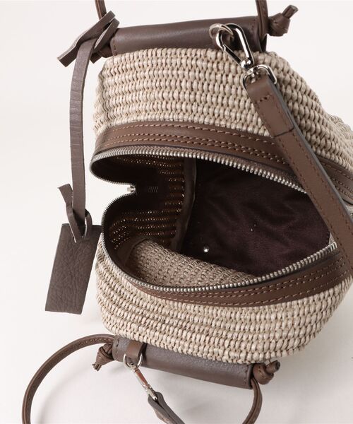 marco masi（マルコマージ）の「【MARCO MASI/マルコマージ】ハンドバッグ　ショルダーバッグ　キューブバッグ（ショルダーバッグ・レディース・ブラック/グレイッシュベージュ/シルバー/ブラック×ブラック/ゴールド/ベージュ×ブラック/ベージュ・FREE）」の9枚目の写真