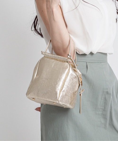 marco masi（マルコマージ）の「【MARCO MASI/マルコマージ】ハンドバッグ　ショルダーバッグ　キューブバッグ（ショルダーバッグ・レディース・ブラック/グレイッシュベージュ/シルバー/ブラック×ブラック/ゴールド/ベージュ×ブラック/ベージュ・FREE）」の7枚目の写真