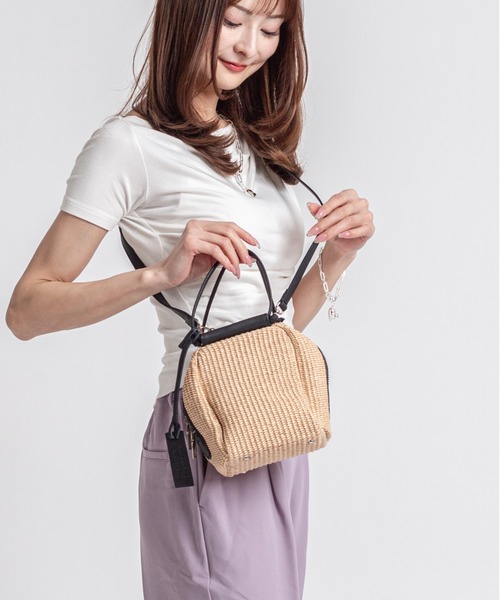 marco masi（マルコマージ）の「【MARCO MASI/マルコマージ】ハンドバッグ　ショルダーバッグ　キューブバッグ（ショルダーバッグ・レディース・ブラック/グレイッシュベージュ/シルバー/ブラック×ブラック/ゴールド/ベージュ×ブラック/ベージュ・FREE）」の6枚目の写真