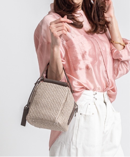 marco masi（マルコマージ）の「【MARCO MASI/マルコマージ】ハンドバッグ　ショルダーバッグ　キューブバッグ（ショルダーバッグ・レディース・ブラック/グレイッシュベージュ/シルバー/ブラック×ブラック/ゴールド/ベージュ×ブラック/ベージュ・FREE）」の21枚目の写真