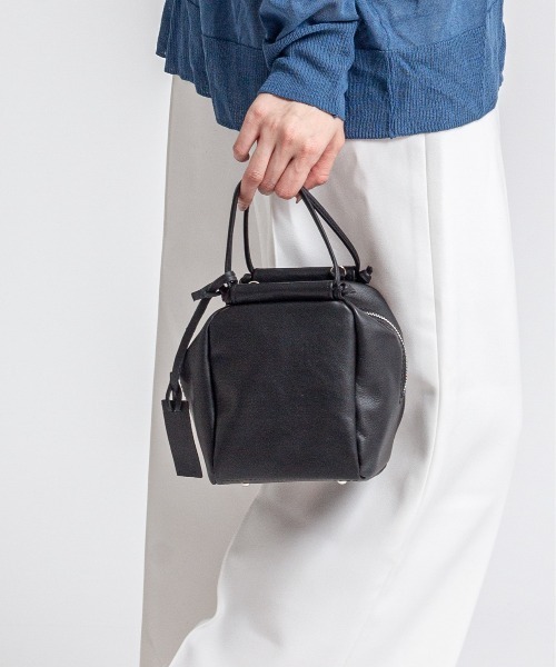 marco masi（マルコマージ）の「【MARCO MASI/マルコマージ】ハンドバッグ　ショルダーバッグ　キューブバッグ（ショルダーバッグ・レディース・ブラック/グレイッシュベージュ/シルバー/ブラック×ブラック/ゴールド/ベージュ×ブラック/ベージュ・FREE）」の15枚目の写真