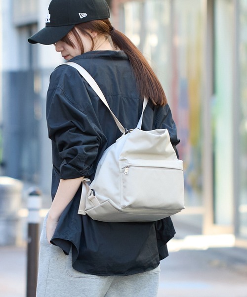 russet(ラシット)の「コーデュラナイロン2WAYリュックサック(バックパック/リュック・レディース・ブラック/グレー系その他・FREE)」の2枚目の写真