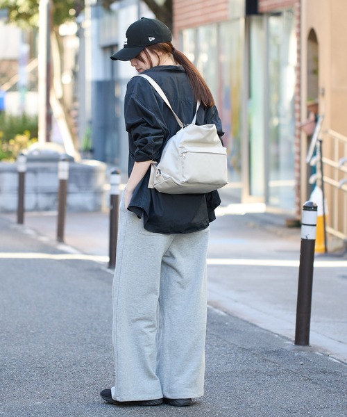 russet(ラシット)の「コーデュラナイロン2WAYリュックサック(バックパック/リュック・レディース・ブラック/グレー系その他・FREE)」の5枚目の写真