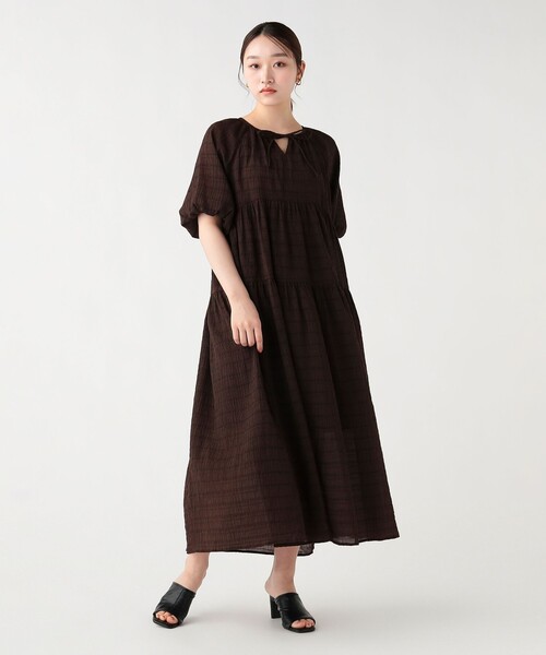 BEAMS HEART（ビームスハート）の「ワッシャー ティアードワンピース（ワンピース・レディース・ホワイト/レッド/ブラウン/ブラック・FREE）」の4枚目の写真