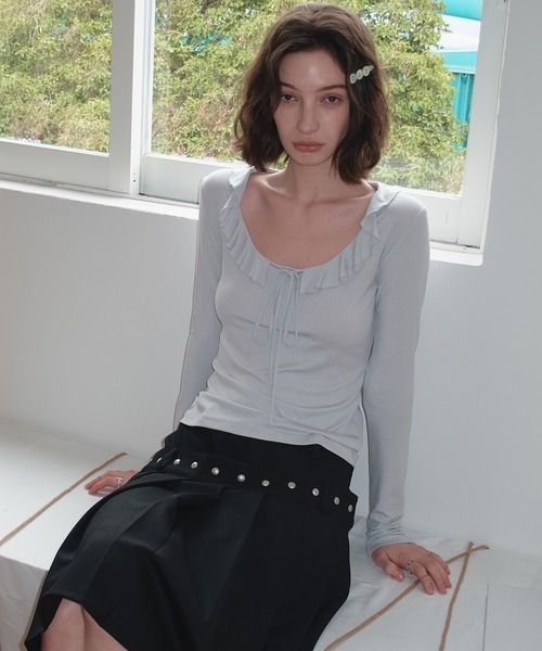 SOLWEIGE(ソルヴェイグ)の「【SOLWEIGE】フリルネック フロントリボン ロングスリーブTシャツ(Tシャツ/カットソー・レディース・ライトグレー・S/M/L)」の4枚目の写真