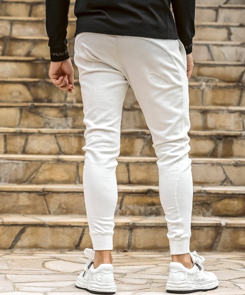 1PIU1UGUALE3  RELAX （ウノピゥウノウグァーレトレ リラックス）の「1PIU1UGUALE3 RELAX(ウノピゥウノウグァーレトレ リラックス)ダメージジョグデニムジョガーパンツ（デニムパンツ・メンズ・ブラック/ホワイト・S/M/L/XL/XXL）」の4枚目の写真