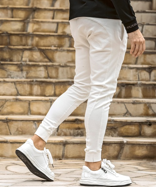 1PIU1UGUALE3  RELAX （ウノピゥウノウグァーレトレ リラックス）の「1PIU1UGUALE3 RELAX(ウノピゥウノウグァーレトレ リラックス)ダメージジョグデニムジョガーパンツ（デニムパンツ・メンズ・ブラック/ホワイト・S/M/L/XL/XXL）」の5枚目の写真