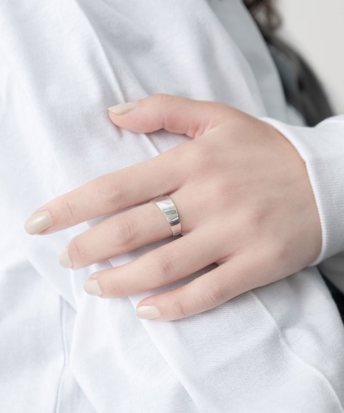KLON(クローン)の「KLON RING TRIANGLE SILVER(リング・レディース・シルバー・FREE)」の2枚目の写真