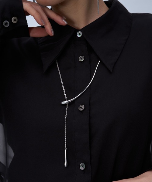 HARE（ハレ）の「ニュアンスラインネックレス(HARE)（ネックレス・レディース・シルバー・FREE）」の4枚目の写真