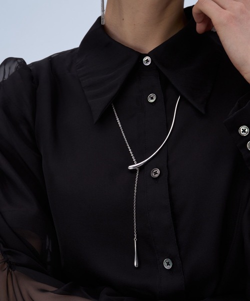 HARE（ハレ）の「ニュアンスラインネックレス(HARE)（ネックレス・レディース・シルバー・FREE）」の5枚目の写真