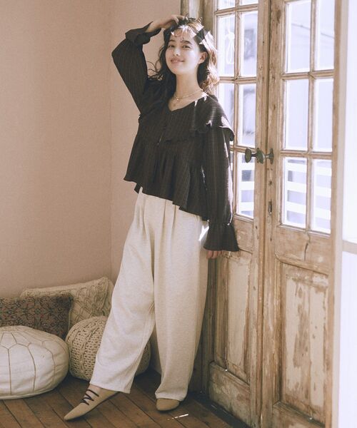 earth music&ecology(アースミュージックアンドエコロジー)の「レースレイヤード風スウェットパンツ(その他パンツ・レディース・ホワイト系その他/杢グレー・FREE)」の6枚目の写真