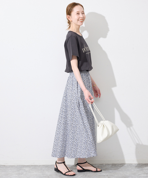 SLOBE IENA(スローブイエナ)の「Blue Flowerタックスカート(スカート・レディース・ブルー系その他・FREE)」の7枚目の写真