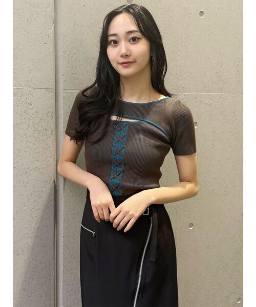 MURUA(ムルーア)の「レースアップカットアウトニット 夏服(ニット/セーター・レディース・ブラウン/その他2/ブラック・FREE)」の4枚目の写真