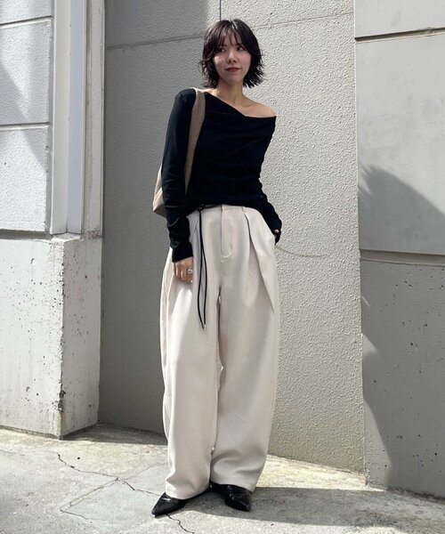 goocy(グーシー)の「タックコクーンパンツ(その他パンツ・レディース・アイボリー/グレー/ブラック・FREE)」の4枚目の写真