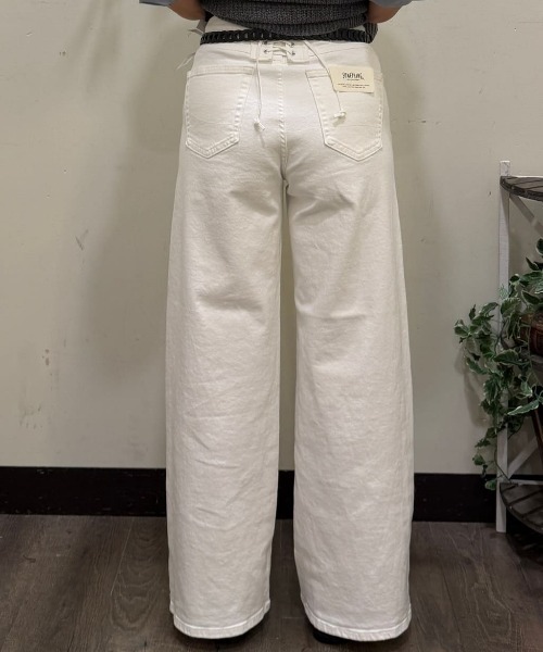 SOMETHING（サムシング）の「【SOMETHING】LISA レースアップワイド (ハイライズ / ベイカーポケット / ワークテイスト)（デニムパンツ・レディース・ホワイト・M）」の16枚目の写真