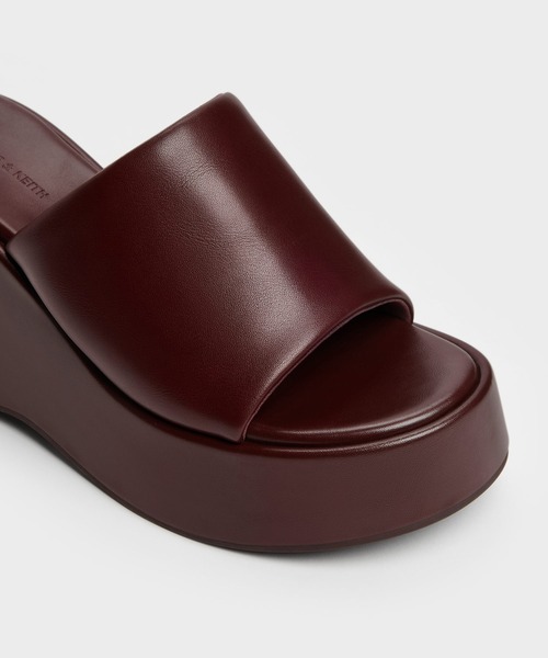 CHARLES & KEITH(チャールズ & キース)の「ワイドストラップ プラットフォーム ウェッジ(サンダル・レディース・バーガンディー/ブラック・25cm/24.5cm/23.5cm/23cm/22.5cm)」の5枚目の写真