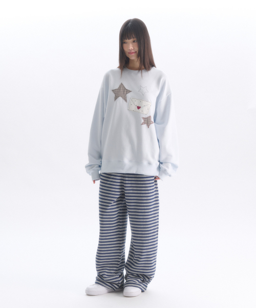 ambler(エムブラー)の「By Letter アプリケ刺繍スウェットシャツ AMM1403 (ブルー)(スウェット・レディース・その他・SMALL/MEDIUM)」の3枚目の写真