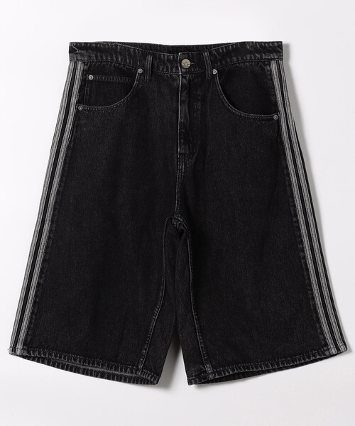 adidas(アディダス)の「adidas/アディダス FIREBIRD ADICOLOR DENIM SHORTS(その他パンツ・メンズ・ブラック/ブルー・34/32/30)」の1枚目の写真