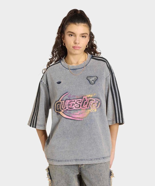 adidas（アディダス）の「アディレニウム シーズン 5 オーバーサイズ デニム Tシャツ / アディダスオリジナルス adidas Originals（Tシャツ/カットソー・レディース・ブルー/ブラウン・X-SMALL/X-LARGE/SMALL/MEDIUM/LARGE/XX-LARGE）」の2枚目の写真